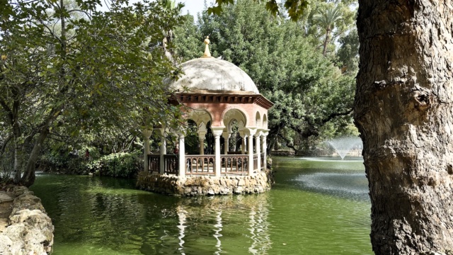 Parque Maria-Luisa: Pavillon an der Isla de los Pajaros