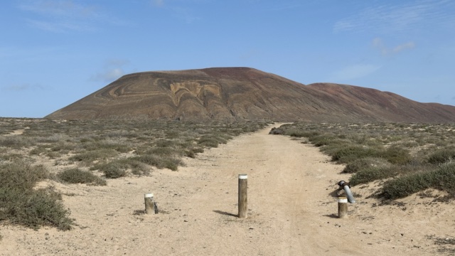 Start des Wanderweges mit Blick auf Las Agujas Grande Start des Wanderweges mit Blick auf Las Agujas Grande