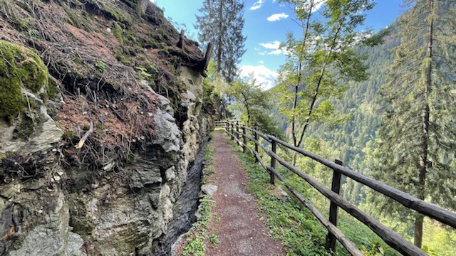 Runde auf dem Kuenser Waalweg