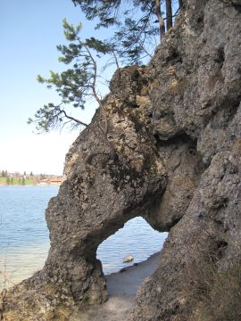 Felsentor am Weißensee