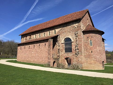 Einhardsbasilika